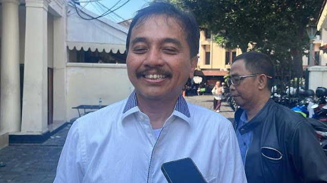 Roy Suryo Bongkar Kejanggalan Ijazah Jokowi dari KPU: Tanda Tangan Misterius Ditutupi!