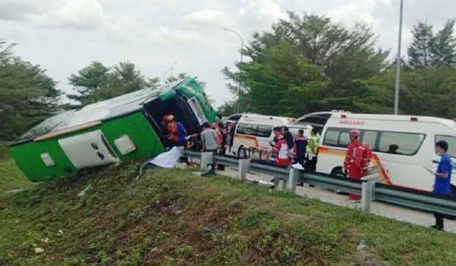 Bus Wisata Tabrakan di Tol Pemalang, 3 Tewas dan 19 Luka-luka