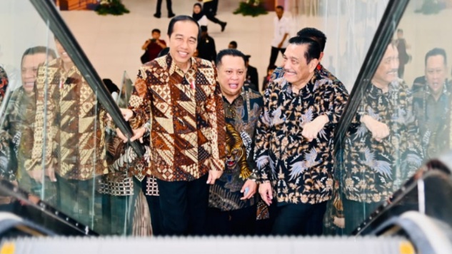 Desak KPK Usut Tuntas! Jokowi & Luhut Didesak Jadi Tersangka Korupsi Kereta Cepat Whoosh