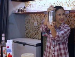 Resep Rahasia Azia Riza: Chicken Katsu Curry & Strawberry Milkshake yang Bikin Naget!