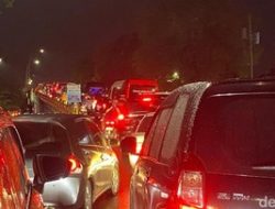 Kemacetan Parah 6 KM Landa Semarang! Pengendara Terjebak Macet 4,5 Jam Akibat Banjir