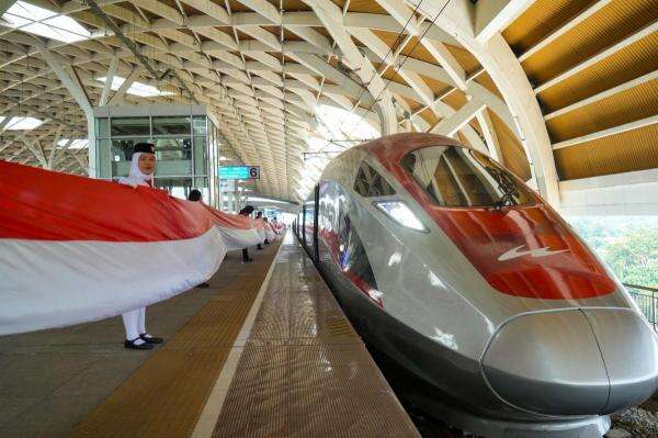 Menteri Purbaya Beberkan Strategi Besar di Sekitar Whoosh: Dampaknya Luar Biasa!