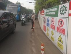 Macet Parah! Proyek Galian di DI Panjaitan & Tamini Square Pagi Ini, Cek Rute Alternatif
