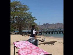 Viral! Emak-emak Usir Komodo Pakai Tangan Kosong, Netizen: Ras Terkuat di Bumi