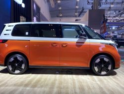 VW ID.Buzz Vs Raksasa China: Mengapa MPV Listrik Legendaris Ini Tak Takut Bersaing?