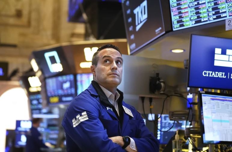 Wall Street Melejit! Antisipasi The Fed & Laporan Raksasa Teknologi Pacu Saham