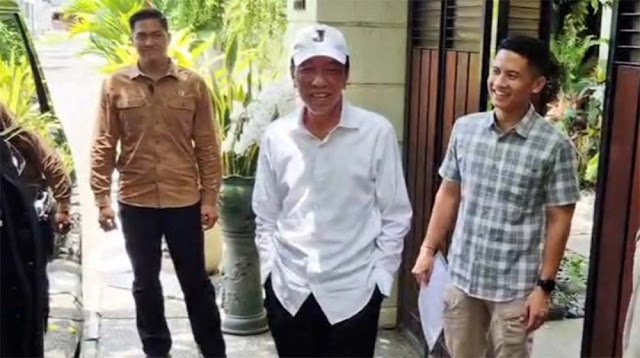 Jokowi Pakai Topi J dari Raja Juli Antoni: Ini Makna Tersembunyi dan Kaitannya dengan PSI