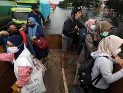 Banjir Pantura Semarang 80 Cm Lumpuhkan Jalur Jawa-Bali, Ini Faktanya