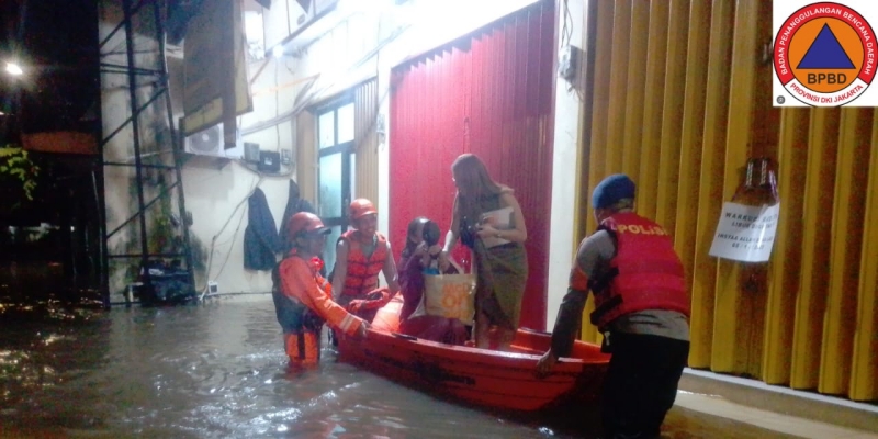Banjir Jakarta Hari Ini: 53 RT Terdampak di Jaksel & Jaktim, Cipete Utara 160 cm