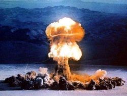 Trump Perintahkan Uji Coba Senjata Nuklir, Ini Alasannya