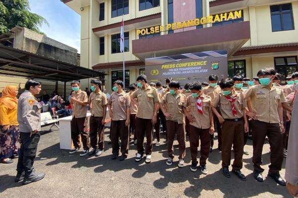 46 Remaja SMP Diamankan di Jaksel Diduga Rencanakan Tawuran via Medsos