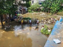 Banjir Bandang Jati Padang 1,5 Meter: Kronologi & Dampak Jebolnya Tanggul Baswedan