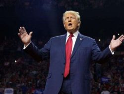 Trump Bantah Rencana Serangan Militer AS ke Venezuela: Fakta Terbaru