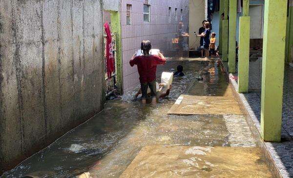 Banjir Jati Padang 2025: Gang Masjid Al Ridwan Masih Tergenang Lutut