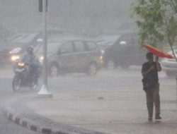 BMKG Imbau Warga Tak Keluar Rumah, Ini Langkah Darurat Hadapi Hujan Ekstrem