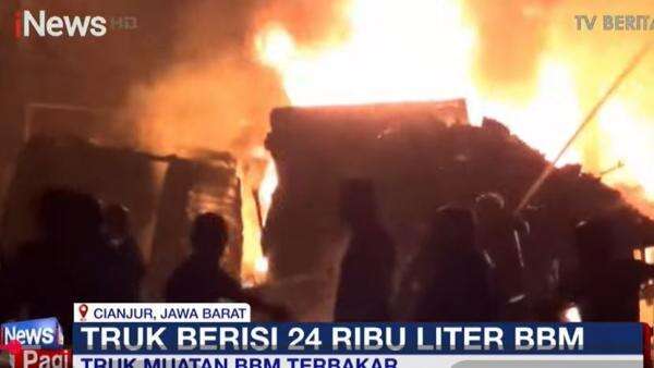 Truk Tangki BBM 24.000 Liter Terguling dan Terbakar di Cianjur, 2 Orang Luka-luka