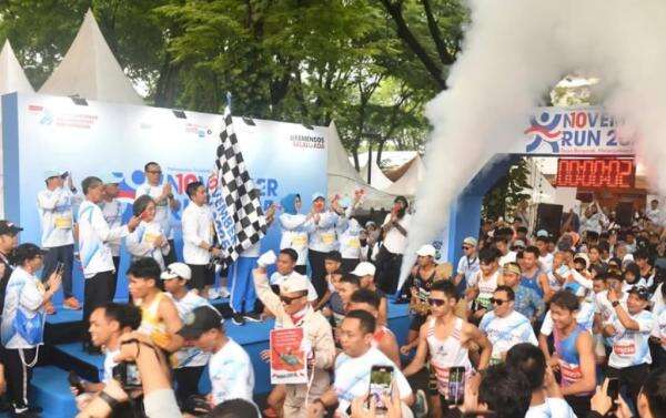 Seskab Teddy Hadiri November Run 2025 di TMII, Ajak 4.000 Peserta Berlari Bersama Sejarah
