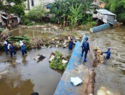 8 Tanggul Jakarta Jebol Akibat Hujan Deras: Lokasi & Langkah Pemprov DKI