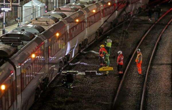 Penikaman Mengerikan di Kereta Inggris: 10 Korban, 2 Kritis, Polisi Tegaskan Bukan Terorisme