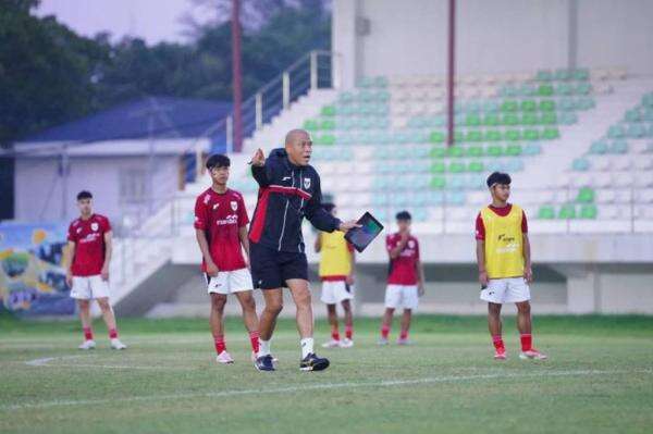 Nova Arianto Tekankan Timnas U-17 Nikmati Piala Dunia 2025 Tanpa Beban