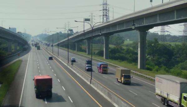 Kecelakaan Maut Tol Cikampek KM 68: Sopir Truk Tewas Diduga Akibat Mengantuk