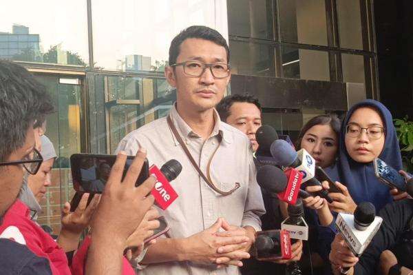 KPK Amankan Uang Rp1 Miliar Lebih dalam OTT Riau, 10 Orang Diamankan Termasuk Gubernur