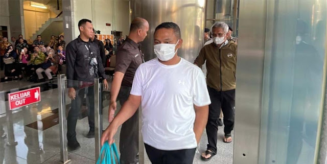 Gubernur Riau Abdul Wahid Kabur ke Kafe Sebelum Akhirnya Ditangkap KPK dalam OTT