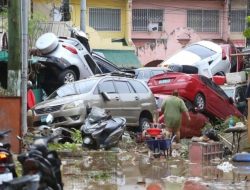 Topan Kalmaegi Hantam Filipina: 58 Tewas, Mobil Hanyut Bak Mainan di Cebu