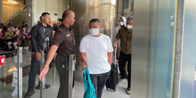 KPK Tetapkan Gubernur Riau Abdul Wahid Tersangka OTT, Dugaan Pemerasan di Dinas PUPR