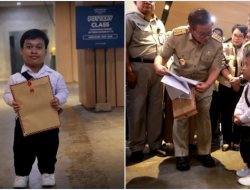 Kisah Inspiratif Zidan: Dari Dwarfisme hingga Sukses Bekerja di Transjakarta