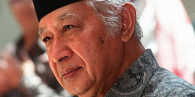 Gelar Pahlawan Nasional untuk Soeharto: Kontroversi, Sejarah Kelam, dan Dosa Orde Baru