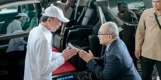 Jokowi ke Singapura Saat Sidang Ijazah: Analisis Polemik Sakit vs Agenda Politik