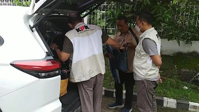 KPK Geledah Kantor Kontraktor Proyek Monumen Reog Ponorogo di Surabaya