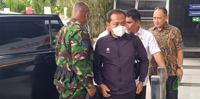 Tri Taruna Fariadi Diserahkan ke KPK, Langsung Diperiksa Kasus Dugaan Korupsi