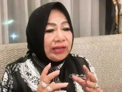 Polemik Ijazah Jokowi: Elida Netti Sentuh Asli vs Roy Suryo Sebut Sesat