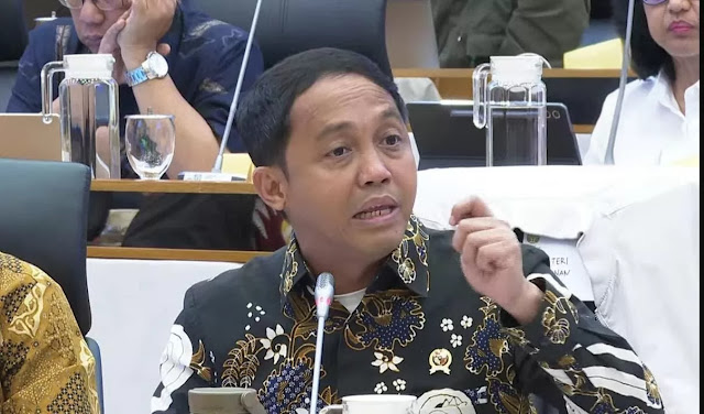 Raja Juli Antoni Sebut Desakan Mundur Hanya Aspirasi, Korban Banjir Sumatera Capai 1.354 Jiwa
