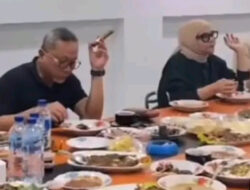 Viral Momen Zulkifli Hasan Makan Sate Tubaka di Aceh, Disindir Mirip Robert De Niro