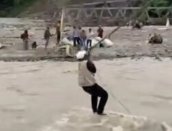 Video Viral Relawan Hanyut di Aceh Akibat Tali Darurat Putus: Kronologi & Fakta