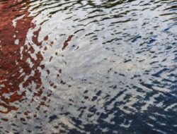 Banjir Jakarta Timur: 15 RT Terendam, Ketinggian Air Capai 80 Cm - Penyebab & Daftar Lokasi