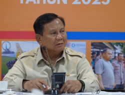 Presiden Prabowo Minta Mendagri Copot Bupati yang Umrah Saat Bencana