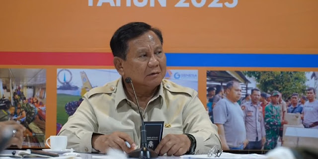 Presiden Prabowo Minta Mendagri Copot Bupati yang Umrah Saat Bencana