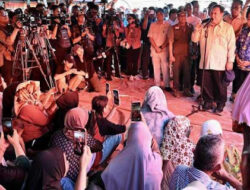 Presiden Prabowo Tinjau Banjir Sumatera: Janji Bantuan & Pemulihan Infrastruktur