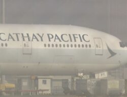 Horor di Ketinggian: Penumpang Nekat Buka Pintu Pesawat saat Terbang, Langsung Dicokok Polisi Usai Mendarat