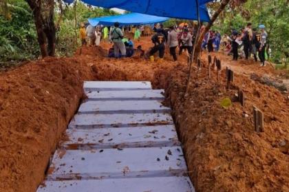 24 Jenazah Korban Banjir Longsor Sumbar Dimakamkan Massal di TPU Bungus: Prosesi Dipimpin Kapolda