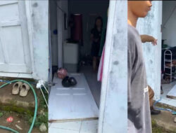 Viral! Istri PNS Gerebek Rumah Selingkuhan Oknum Polisi di Lampung, Pintu Ditendang Jebol
