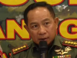 Alasan Panglima TNI Jatuhkan Beras Bantuan dari Helikopter