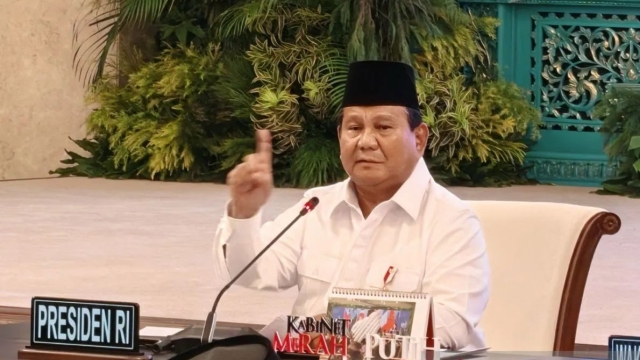 Prabowo Tolak Bantuan Asing Bencana Sumatra: Alasan & Langkah Penanganan Pemerintah