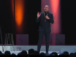 Tifatul Sembiring Bela Pandji Pragiwaksono: Jangan Cari-cari Delik Hukum, Pahami Kritik Generasi Muda