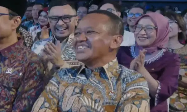 Bahlil Lahadalia Tersenyum Lebar Dijuluki Mutiara dari Timur, Reaksinya Viral