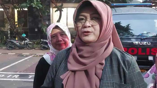 Dokter Tifa Protes Diskriminasi Polda Metro Jaya: 5 Tersangka Kasus Ijazah Jokowi Belum Diperiksa